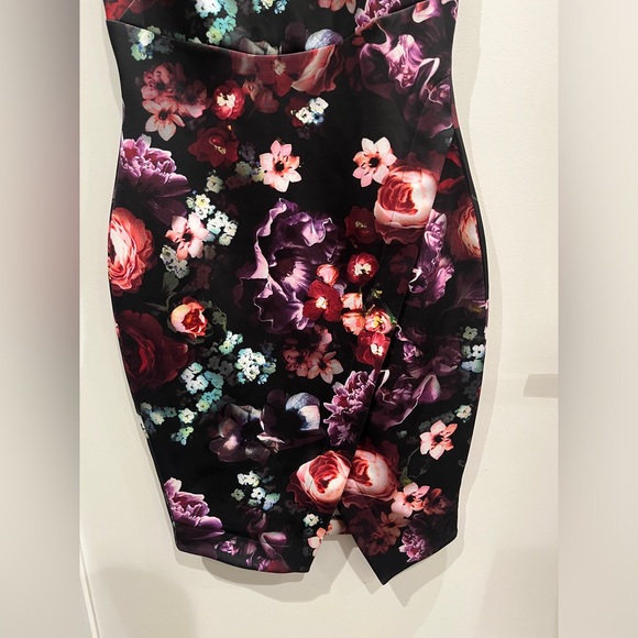 Floral print form-fitting midi dress - Picture 7 of 7